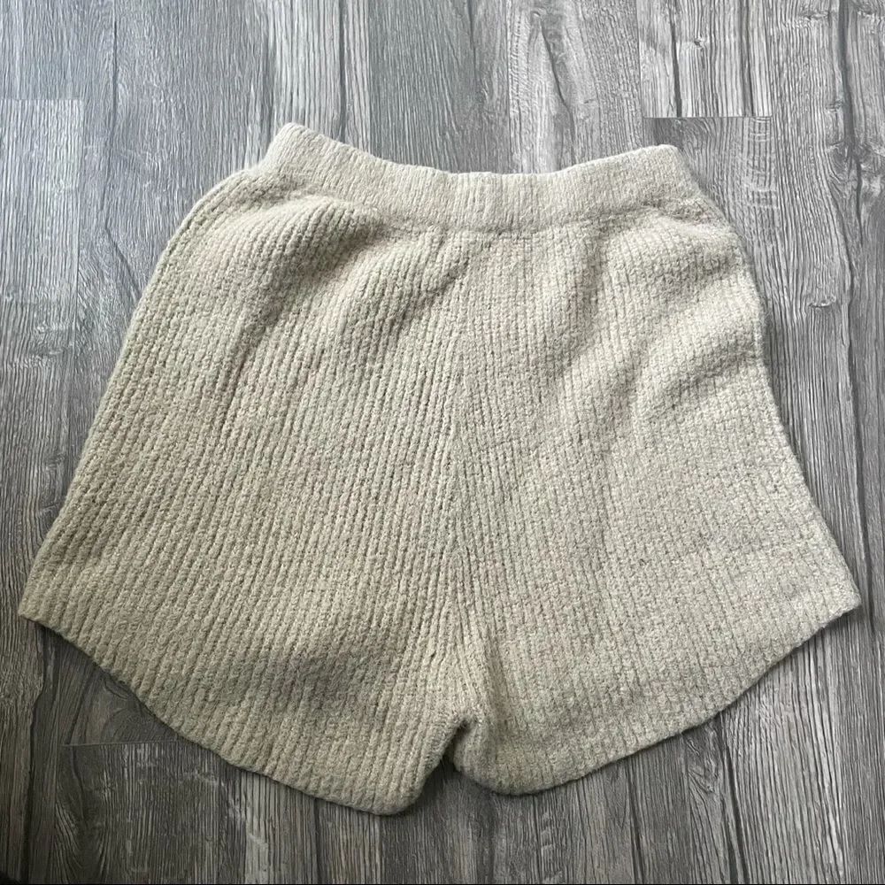 NASTY GAL Fluffy Ribbed Shorts - Picture 7 of 8